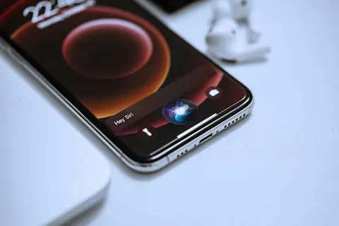 Apple планує платити видавцям за контент для нової Siri