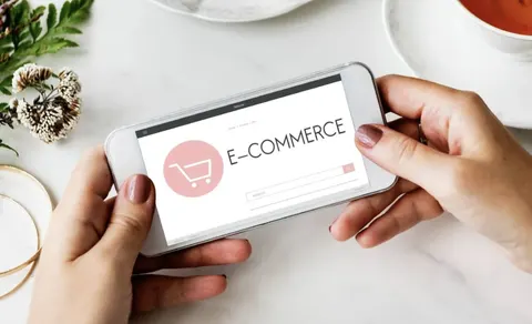 E-commerce 2027: українці платять у два дотики і кидають кошики