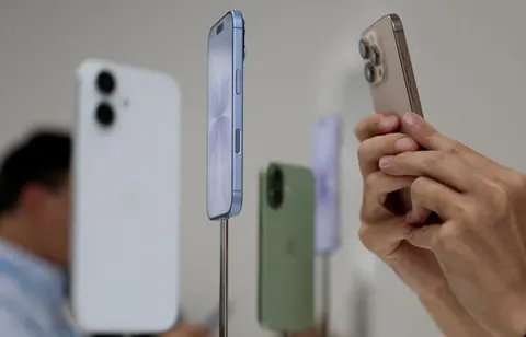Україна вводить обов'язкове декларування IMEI для всіх смартфонів