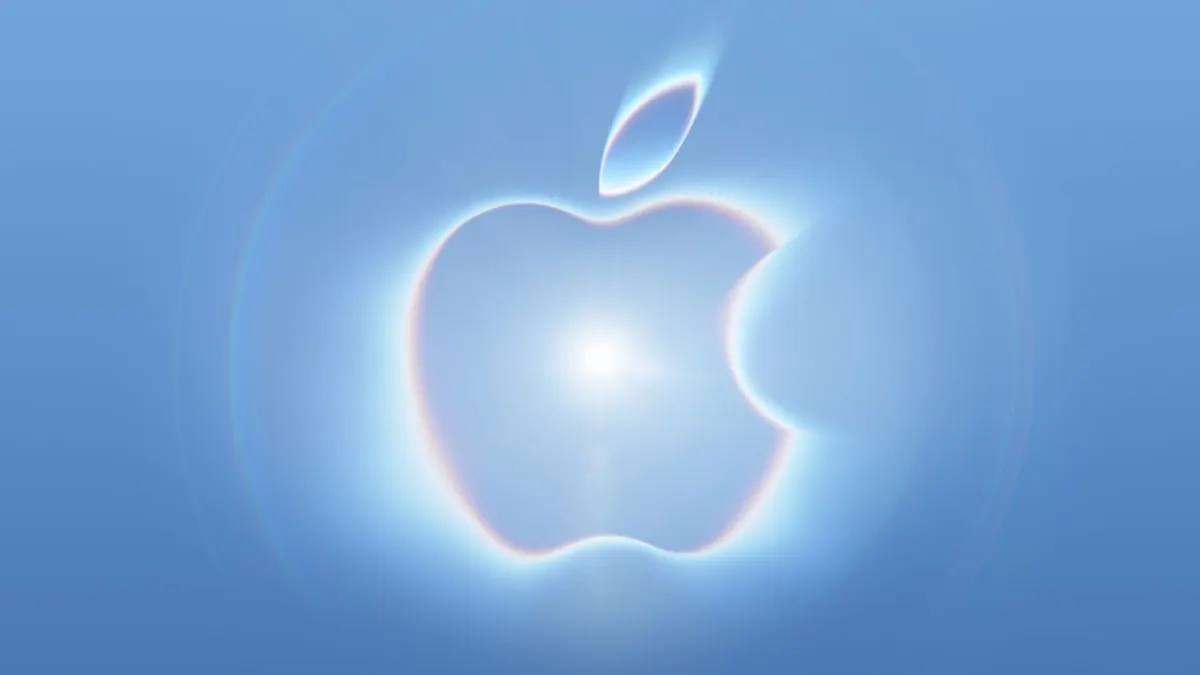 Apple натякнула на камеру та колір iPhone 18 Pro у запрошенні