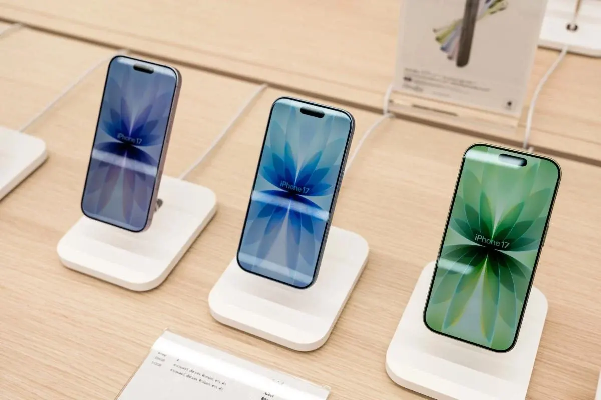 Тести автономності iPhone 17: офіційні цифри Apple розійшлися з реальними