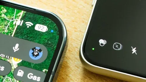 Що означають зелена та синя крапки на екрані Android