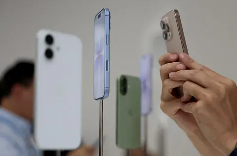 Декларування IMEI на митниці: як це вплине на ринок смартфонів