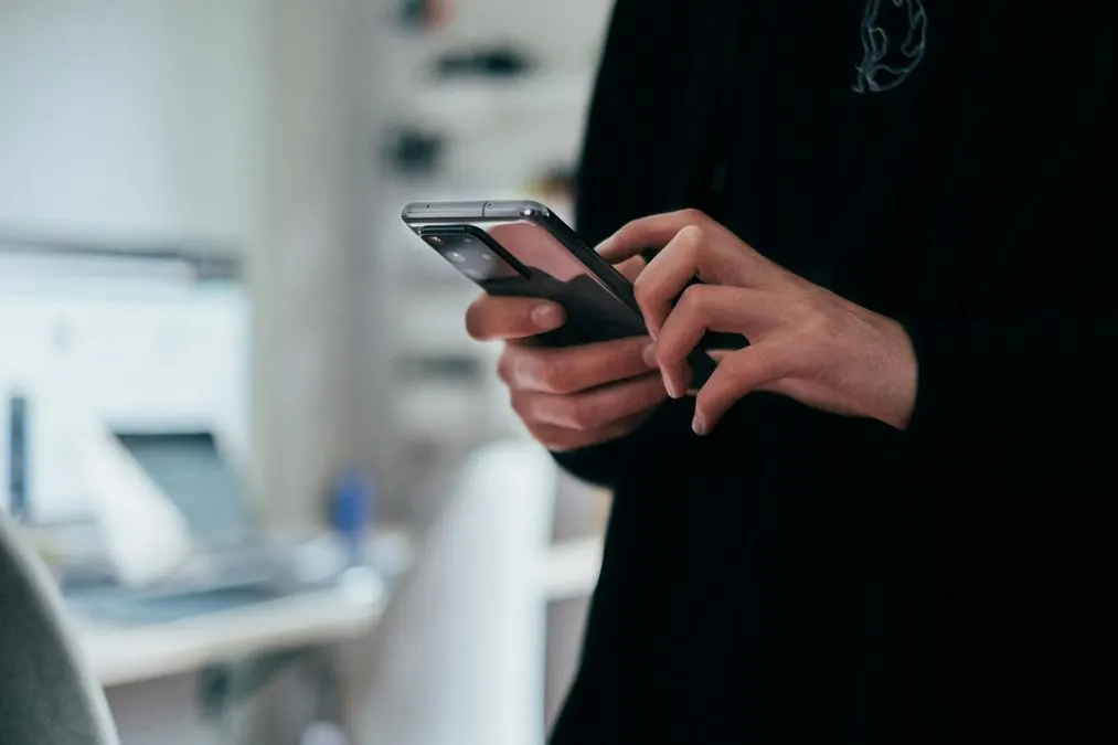 Face ID і Face Unlock: чому апаратна база вирішує рівень захисту