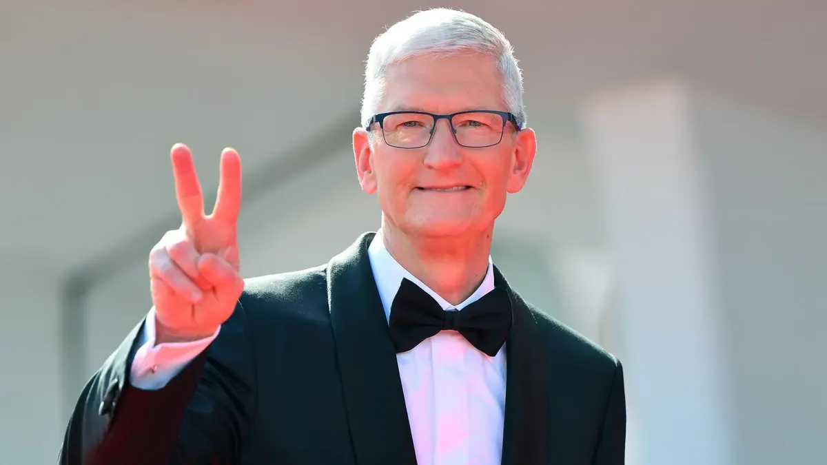 Apple змінює лідера: Тім Кук передає посаду Джону Тернусу