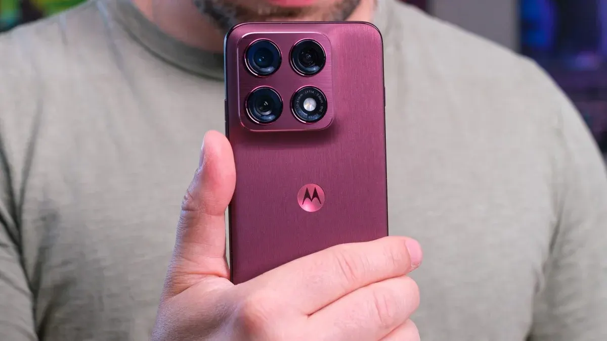 Motorola Edge 70 Pro: субфлагман із батареєю 6500 мА·год за 26 000 грн