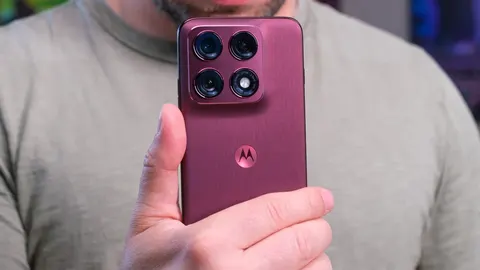 Motorola Edge 70 Pro: субфлагман із батареєю 6500 мА·год за 26 000 грн