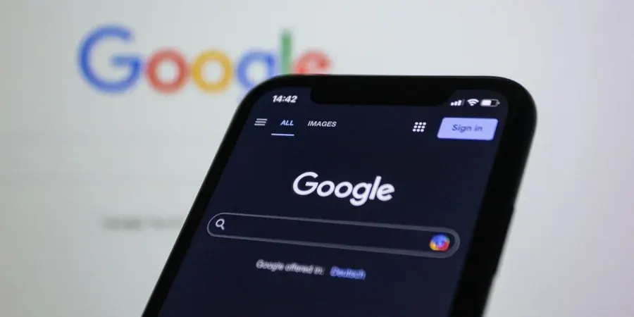 Google тестує головну сторінку без кнопки «Пошук» — натомість три ШІ-функції