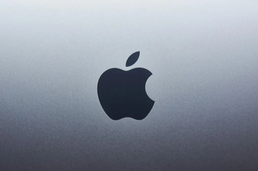 Apple може знову підняти ціни на iPhone: пам'ять Samsung дорожчає на третину
