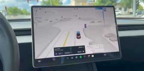 Tesla готує Grok до надсилання повідомлень голосом у Model 3 та Model Y