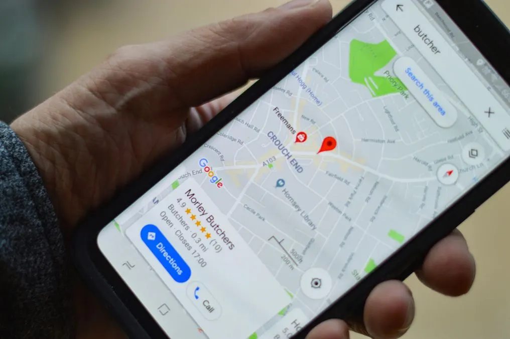 Google Maps: чат-бот тепер замовляє їжу та бронює готелі