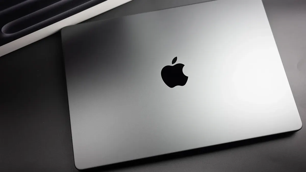Apple оновить Mac восени 2026: OLED-дисплеї та сенсорні екрани