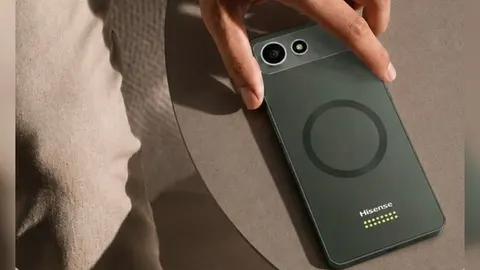 Hisense представила смартфони A10 Pro та Ultra з E Ink і магнітним екраном