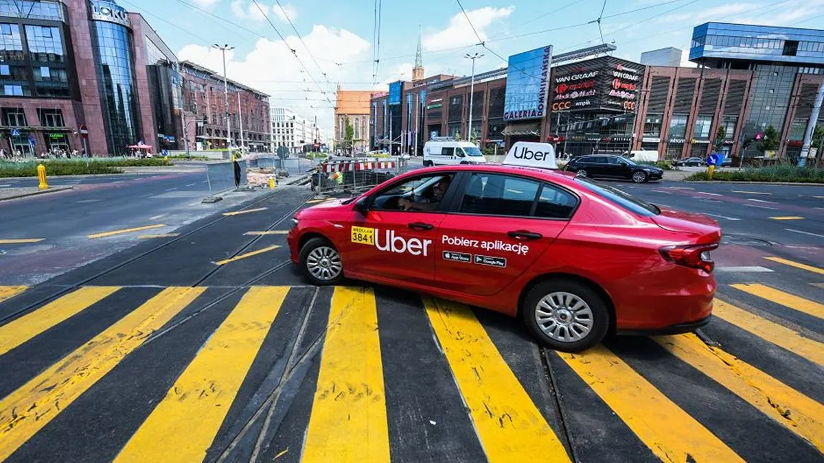 240 тисяч водіїв подали позов проти Uber через ШІ-алгоритм оплати