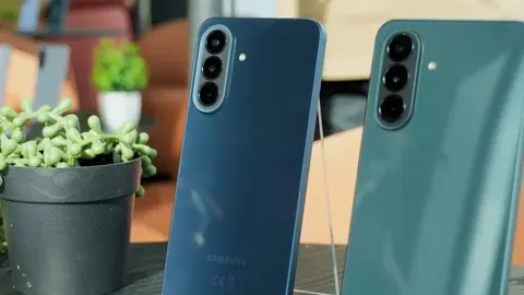 Топ-10 смартфонів серпня: iPhone 18 Pro Max лідирує, Honor дивує роботом