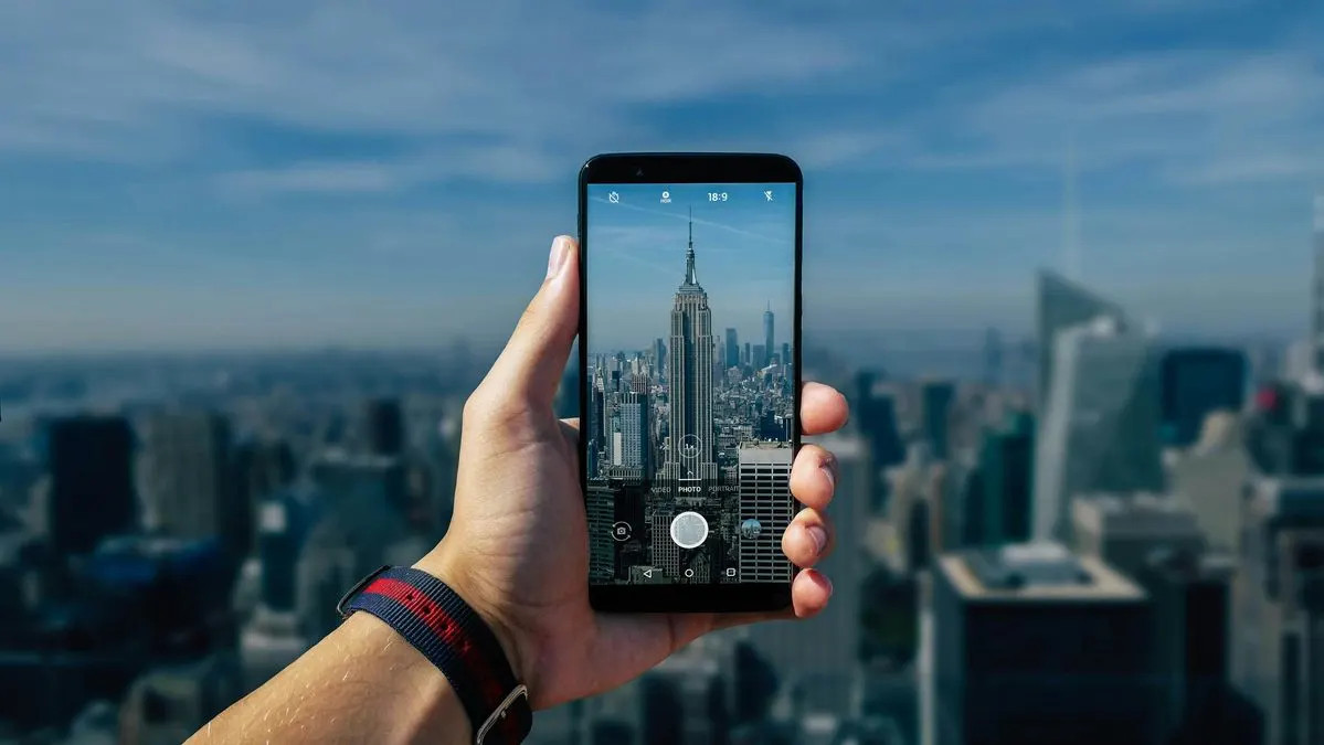 OPPO готує Find X10 Pro Max: три 200-мегапіксельні камери вперше