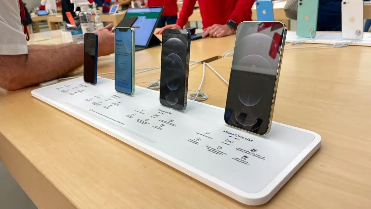 Чому Apple відмовилася від iPhone Mini: продажі та виробництво