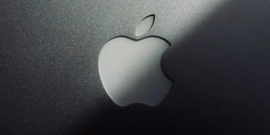 Apple тестує розумний дисплей J490 з Siri AI та розпізнаванням облич