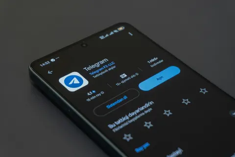 Apple тимчасово заблокувала Telegram у App Store через контент одного користувач