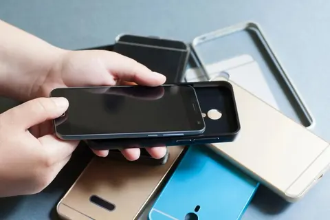Чохли для смартфонів втрачають актуальність: що змінилося