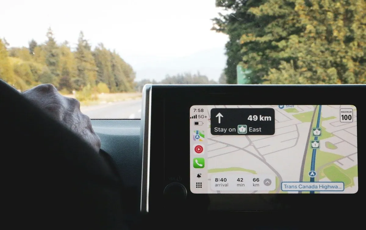 Meta AI приєднався до CarPlay: четвертий ШІ-чатбот у системі